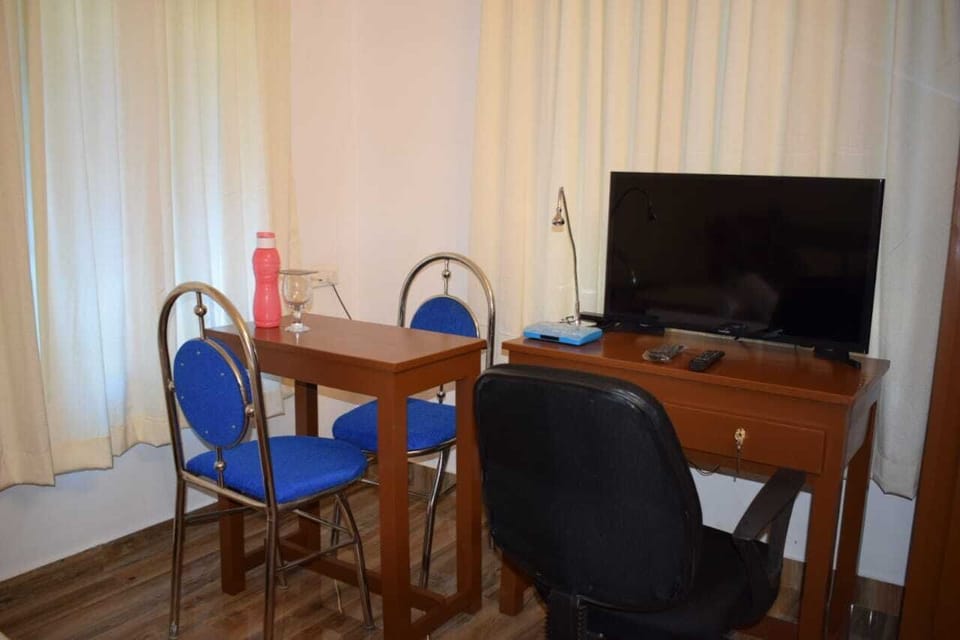 Master bedroom Dining for 2 person.