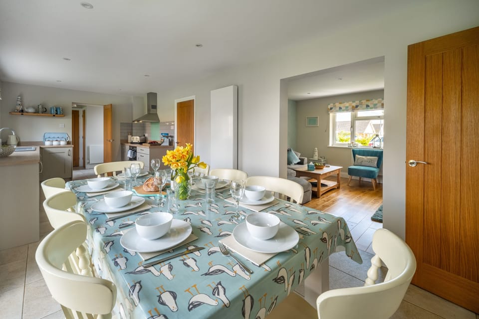 Ground floor: Dining area