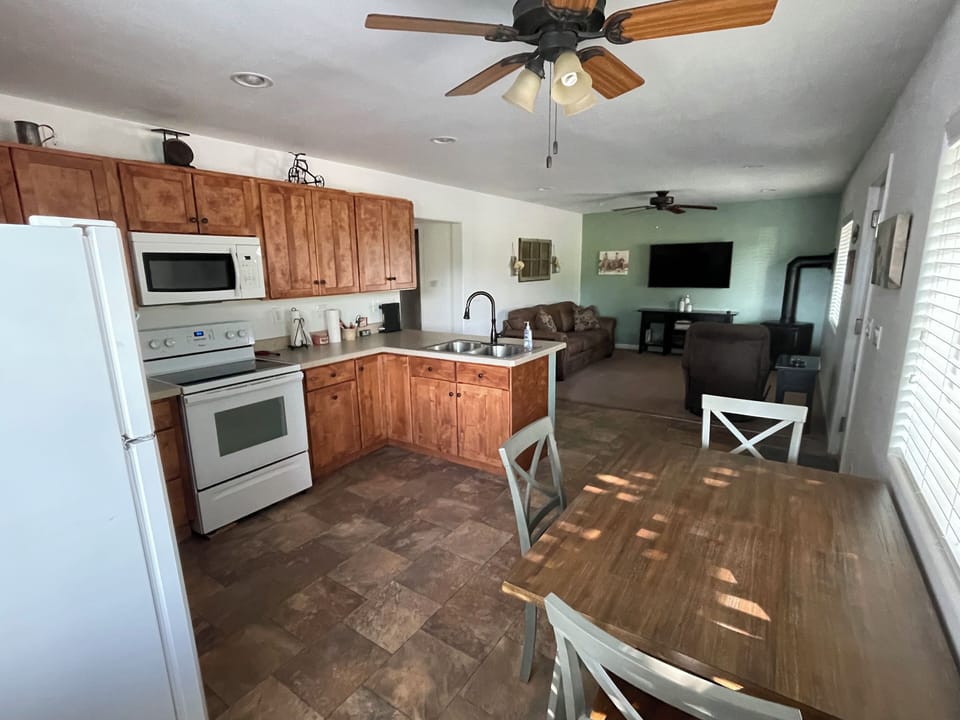Full kitchen