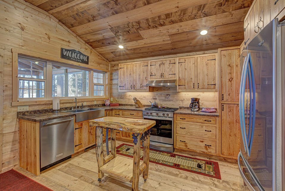 Lakeside Kitchen