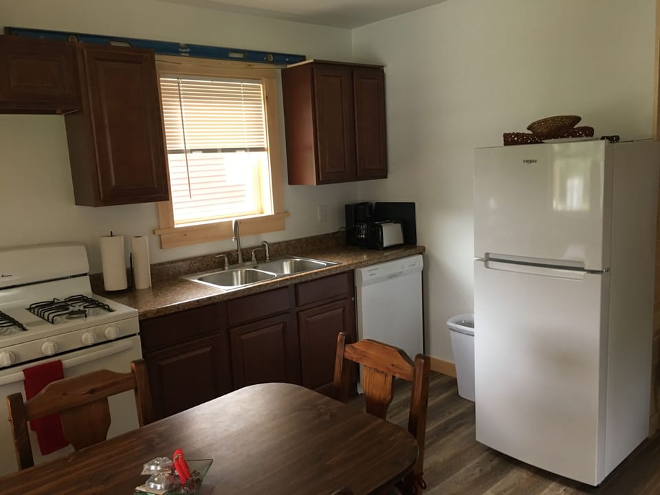 No dishes to wash on your vacation! Includes a dishwasher!