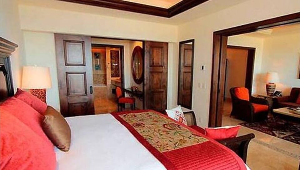 Master Bedroom - King Bed with separate full bathroom