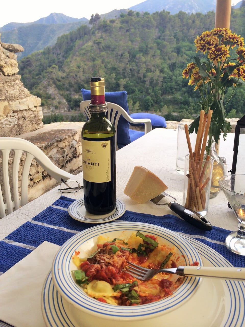 Relaxing lunch on the terrace