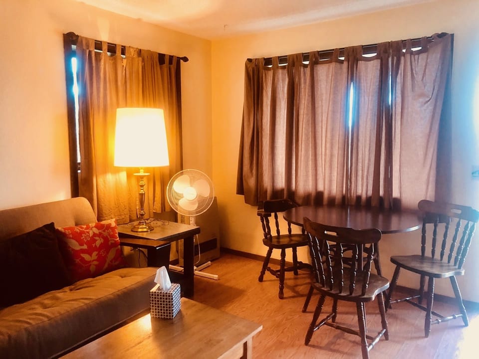 Woodside2023520Dining