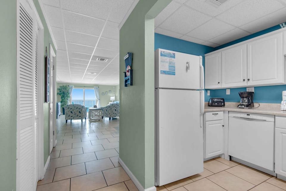 Kitchen to living room