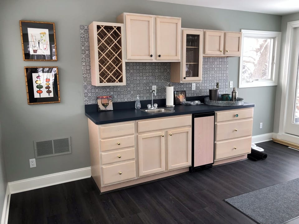 third floor wet bar