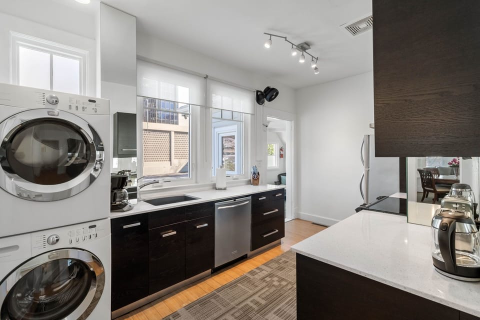 Standish House - Kitchen - with Washer Dryer Dishwasher and Over-sized Sink