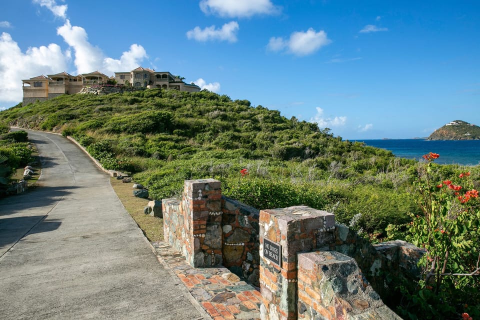 Beach entrance to Villa Cin Cin. Only a two minute walk or park with your jeep. 