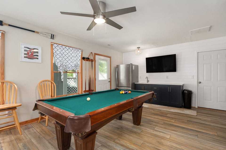 Lower level game/rec room