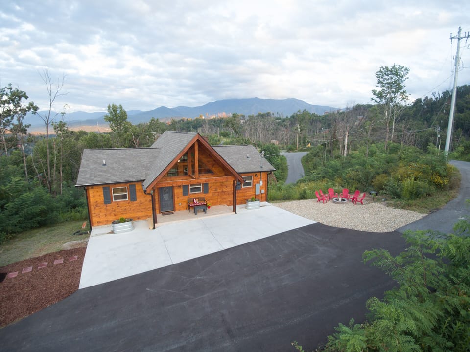 Private  mountain top setting with stunning views of Mt LeConte