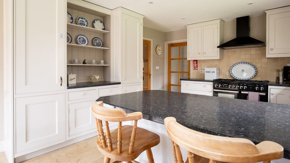 Kitchen, Kingfisher Cottage, Bolthole Retreats