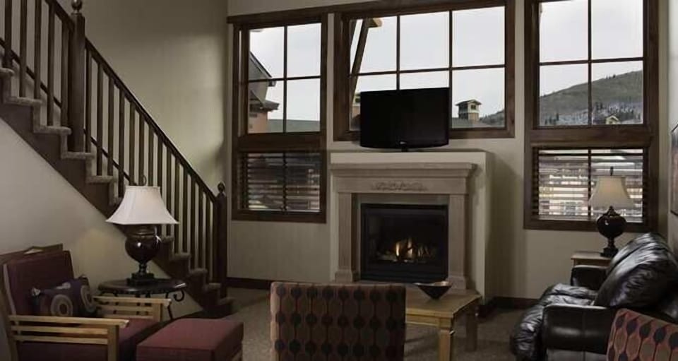 gas fireplaces and great views, couch folds out to a queen sleeper