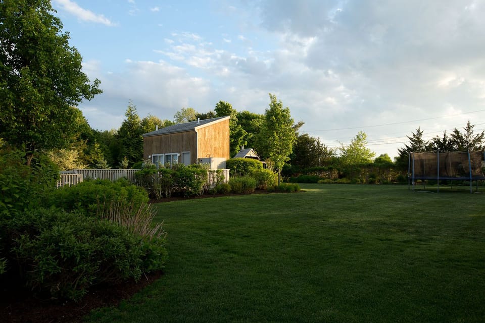 backyard and pool house
