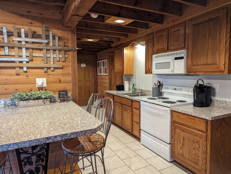 Updated, well-appointed kitchen