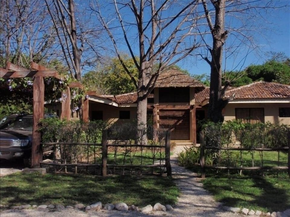 Exterior / Front Entrance