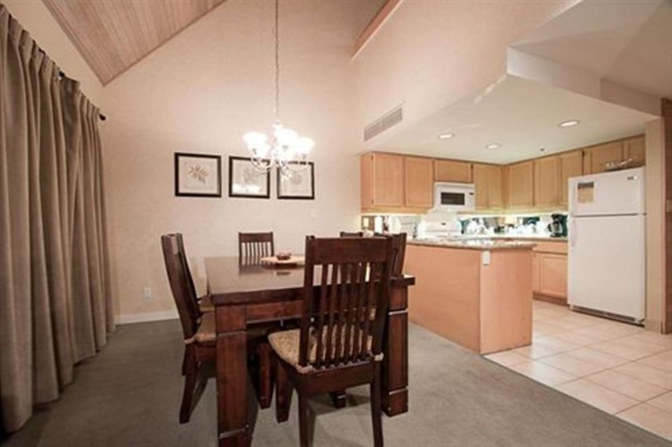 dinining/kitchen