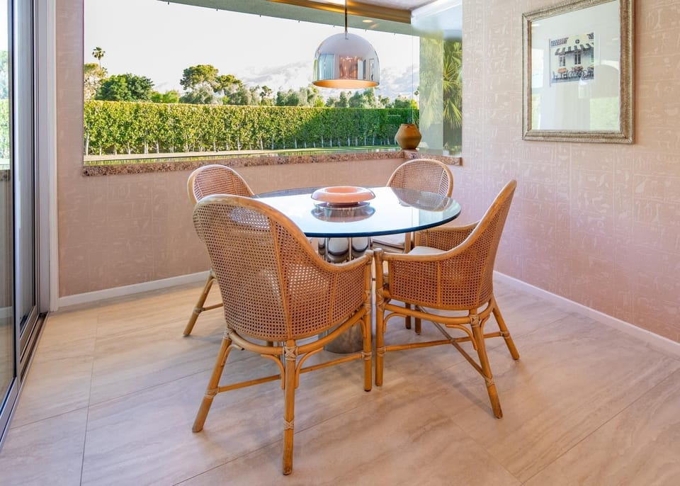 Breakfast nook in the kitchen