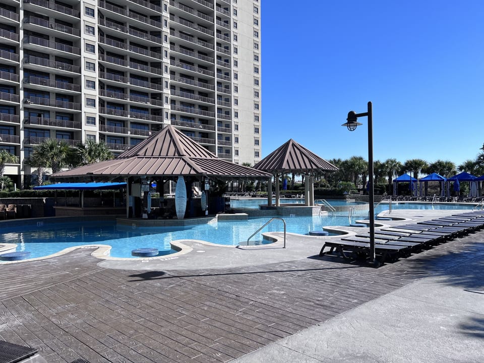 Swim up pool bar