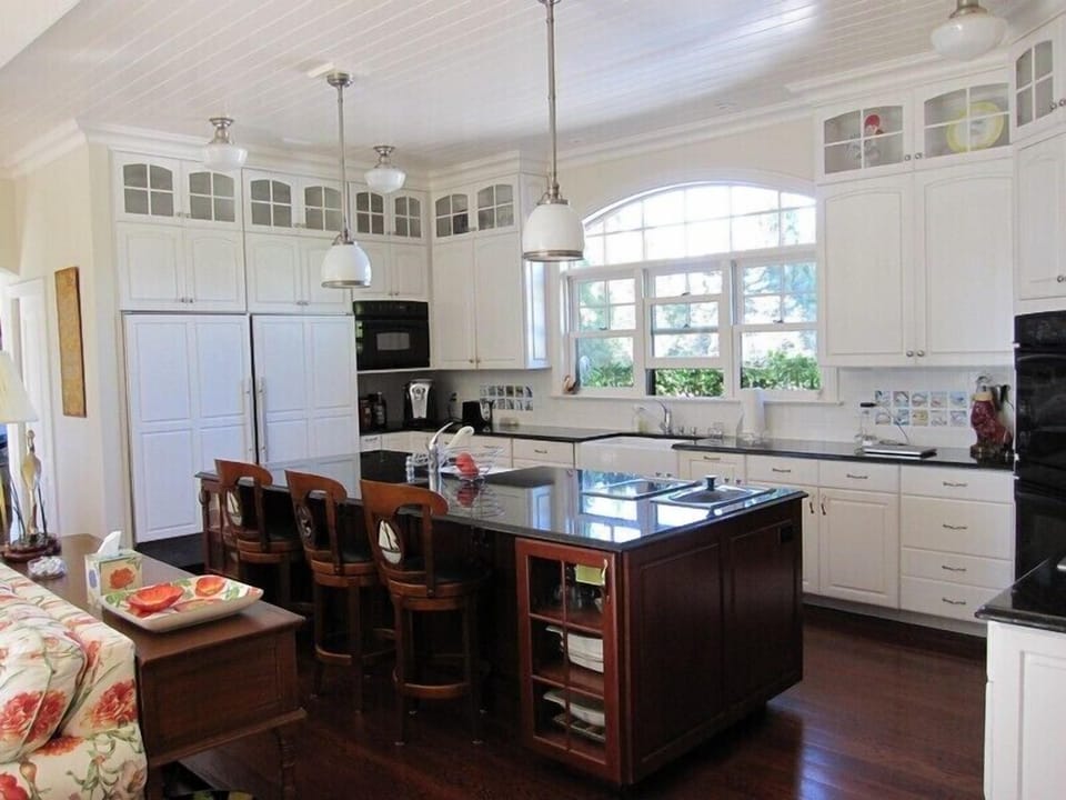 gourmet kitchen