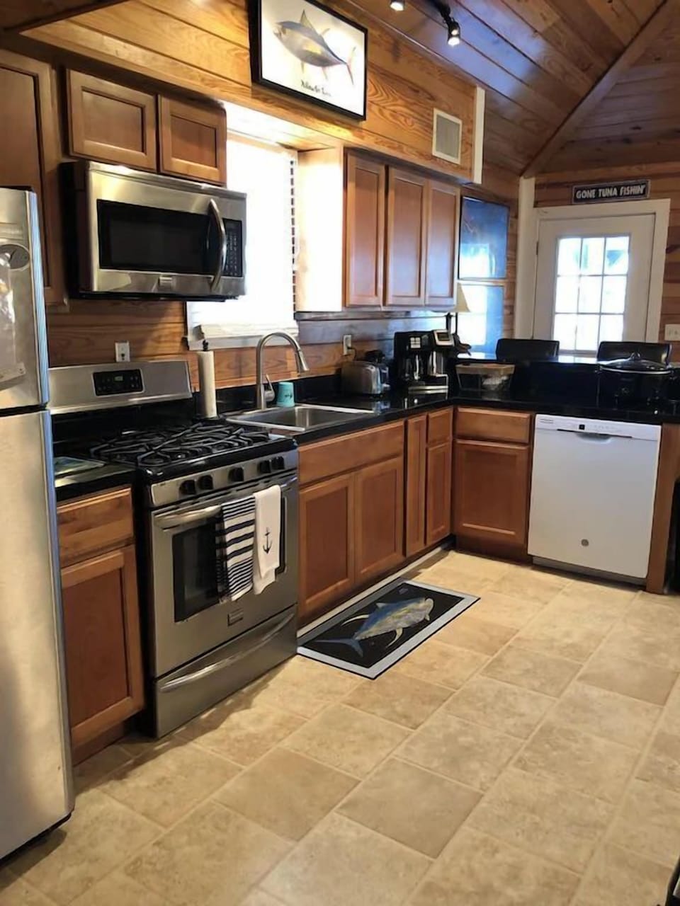 Fully Stocked Kitchen