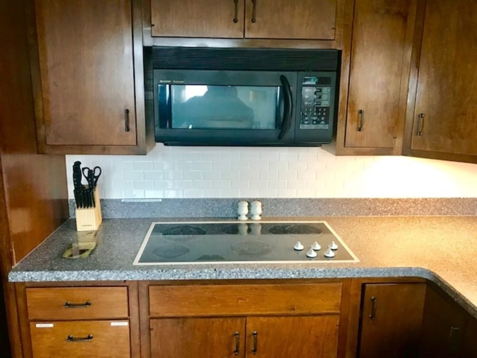Cooktop and Microwave