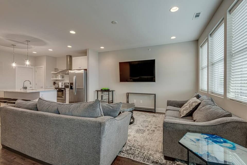Living Room (2)