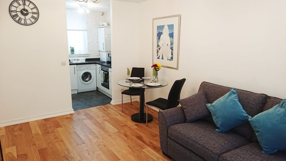 Engineered Oak flooring through the Bedroom, Lounge and hallway.