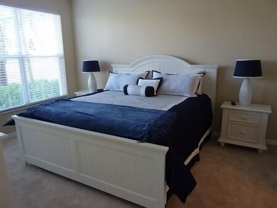 Master Bed, King Bed, 27" HD TV, ceiling fan