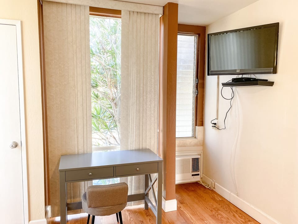New writing desk