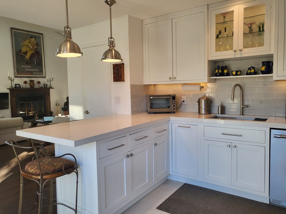 Custom Kitchen Quartz Countertops