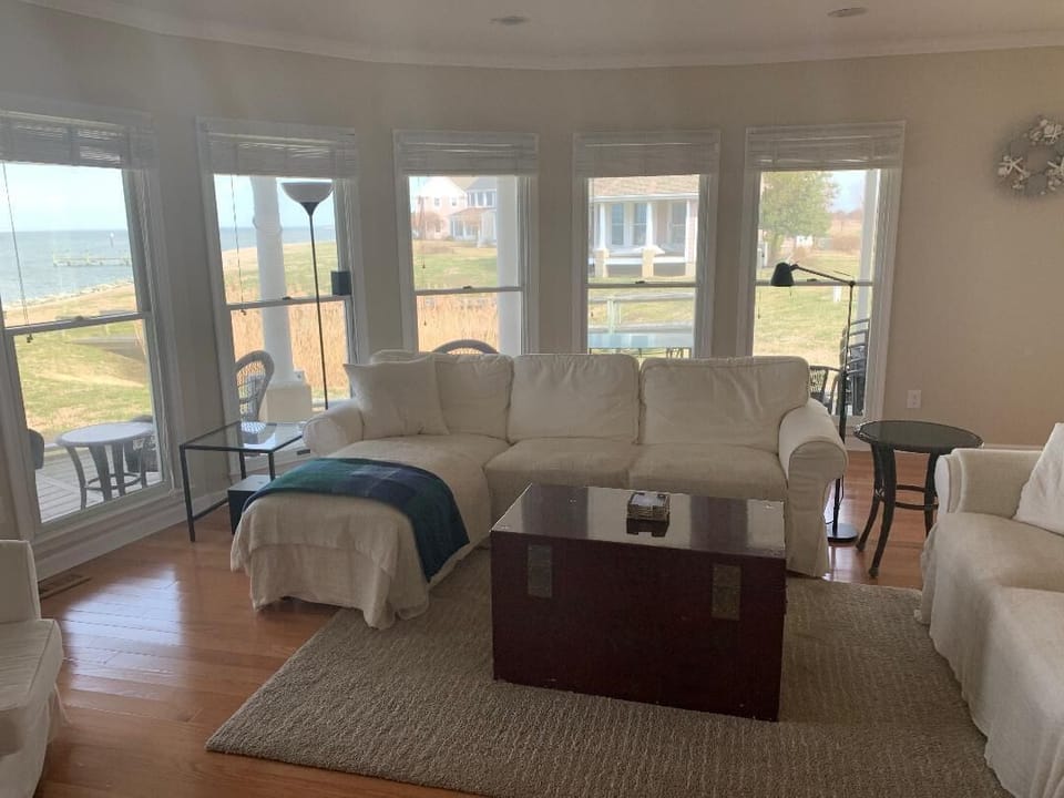 LIVING SPACE