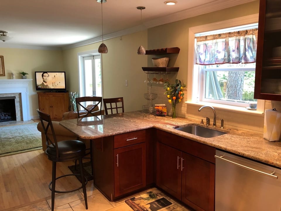 Another view of kitchen