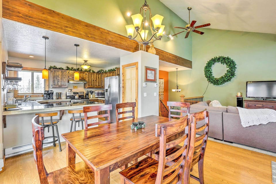 Dining Space | Dishware/Flatware