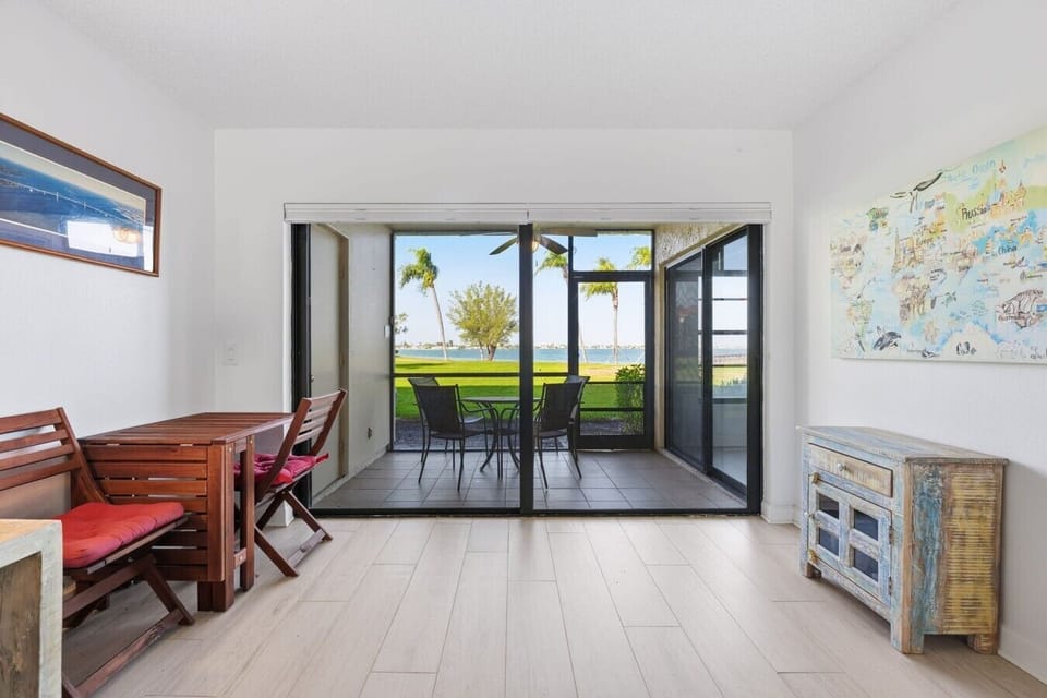 9-web-or-mls-6177 Sun Blvd #103-32