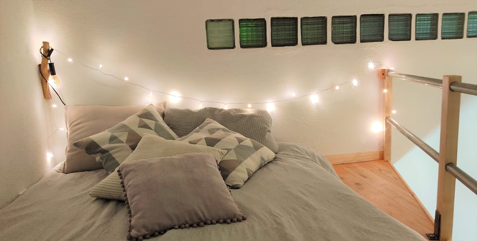 Mezzanine bed in room 2