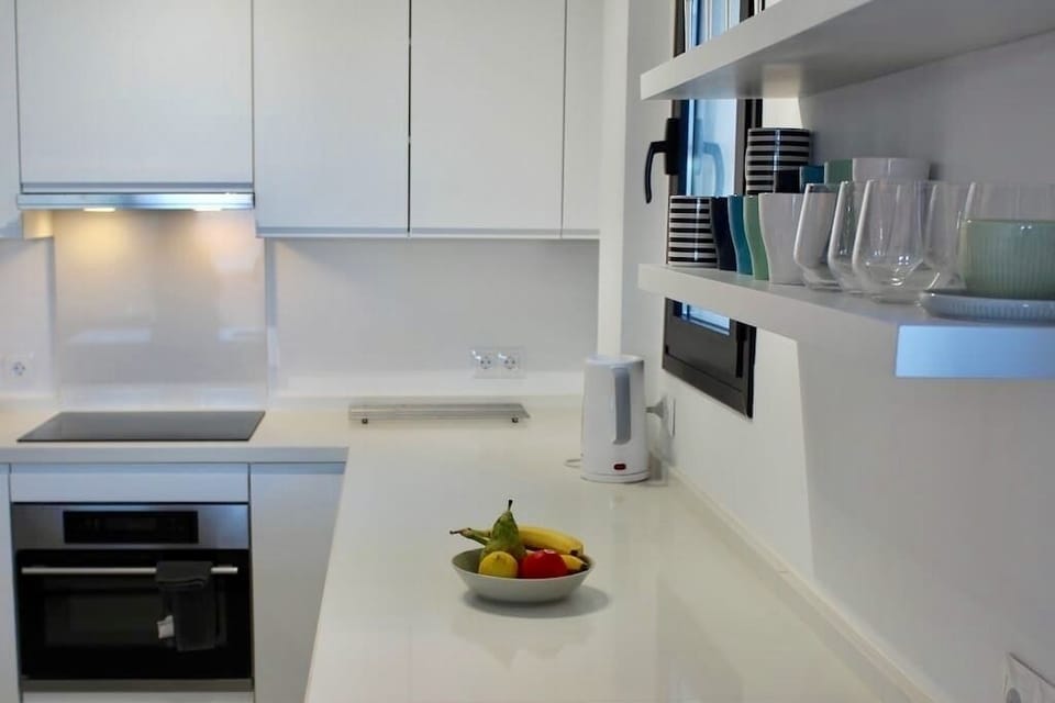 Kitchen combined oven & microwave no freezer