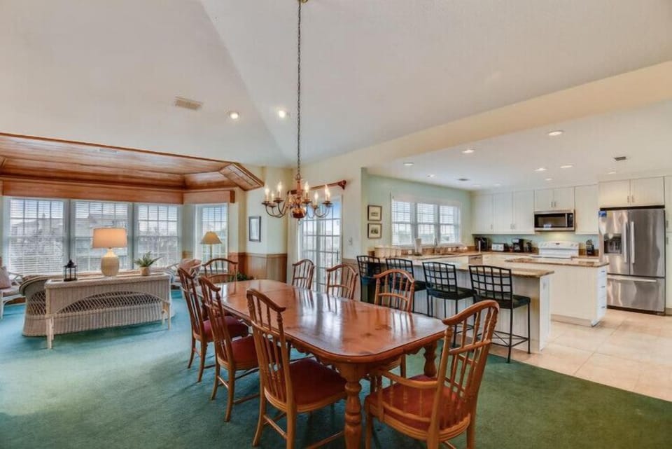 Gather around the spacious dining table where your group can share meals and stories, while the chef in your party works in the bright, fully-equipped kitchen just steps away.
