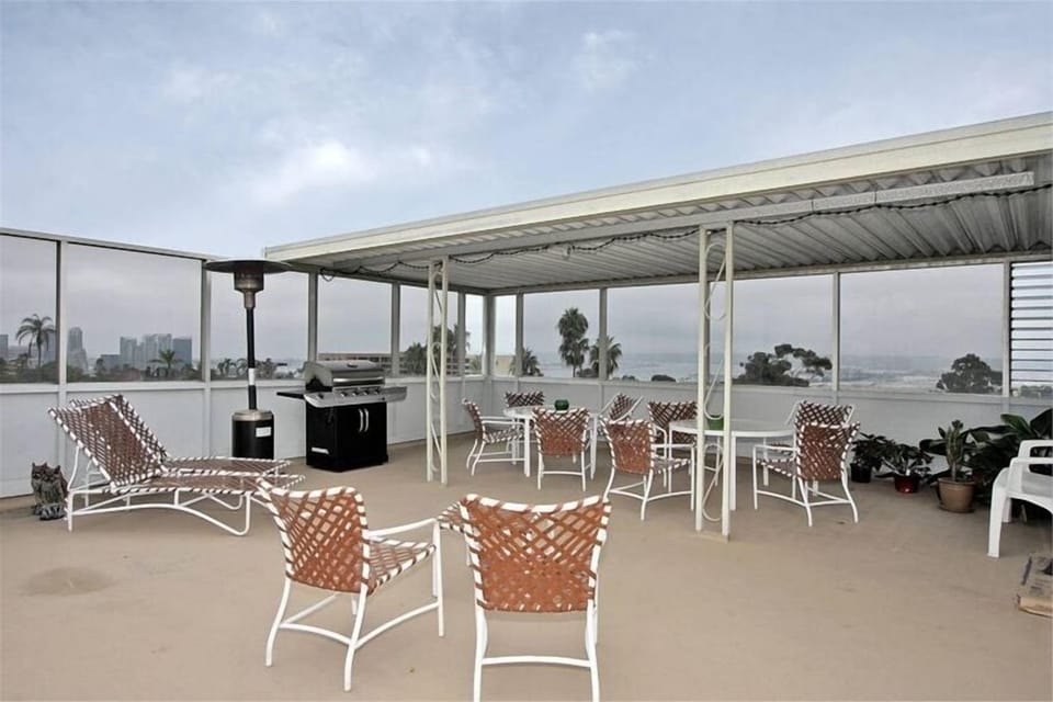 Common Area Rooftop Terrace with PANORAMIC Views & BBQ.