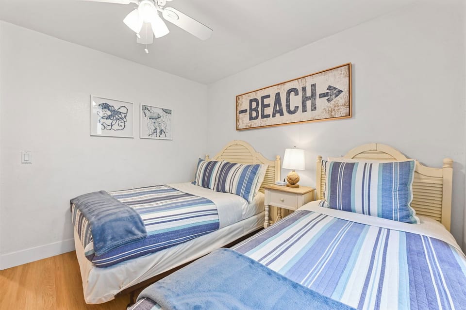 Full/Twin Combo in the guest bedroom