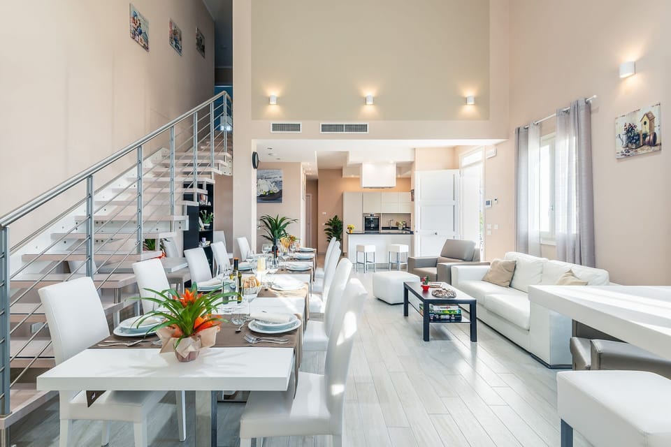 Property, Room, Interior Design, Building, Furniture, House, Table, Living Room, Real Estate, Restaurant