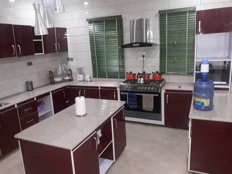 Fitted kitchen