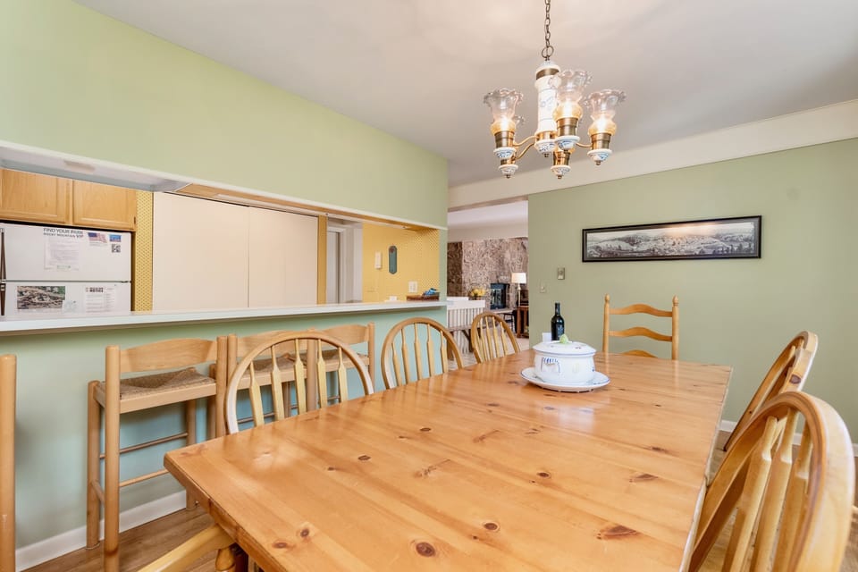 Flooring, Hardwood, Floor, Chair, Furniture