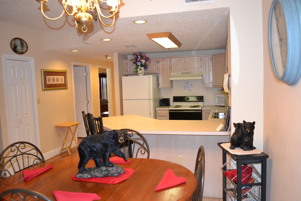 Flooring, Hardwood, Living Room, Room, Indoors