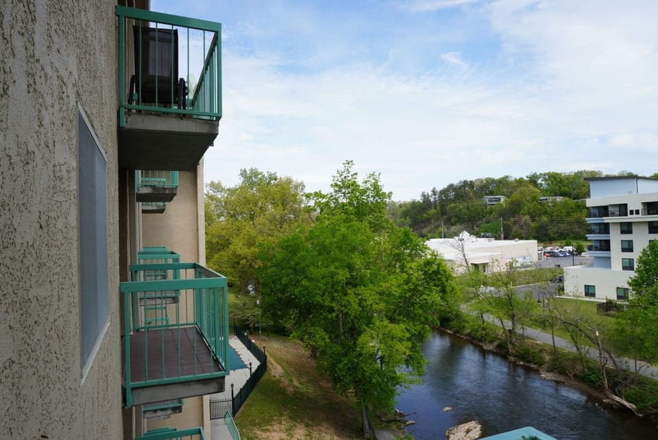 Handrail, Railing, Architecture, Balcony, Building