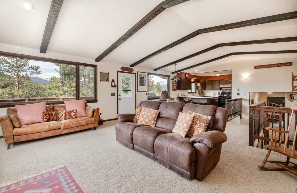 Living Room, Room, Indoors, Couch, Furniture