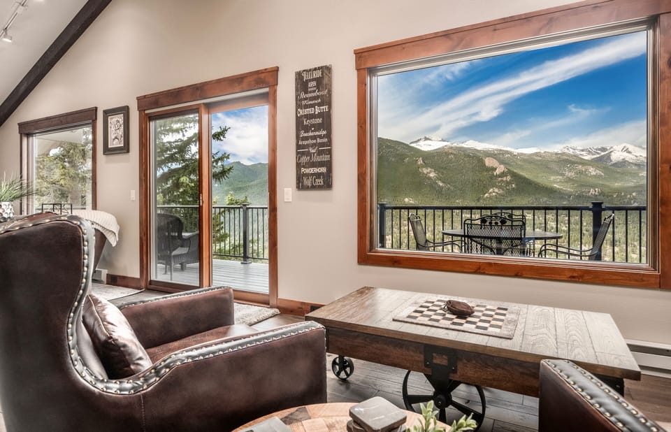 Living Room, Indoors, Room, Couch, Furniture