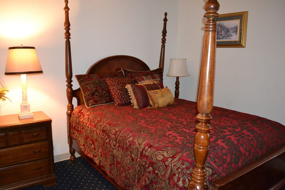 Indoors, Furniture, Table Lamp, Lamp, Home Decor