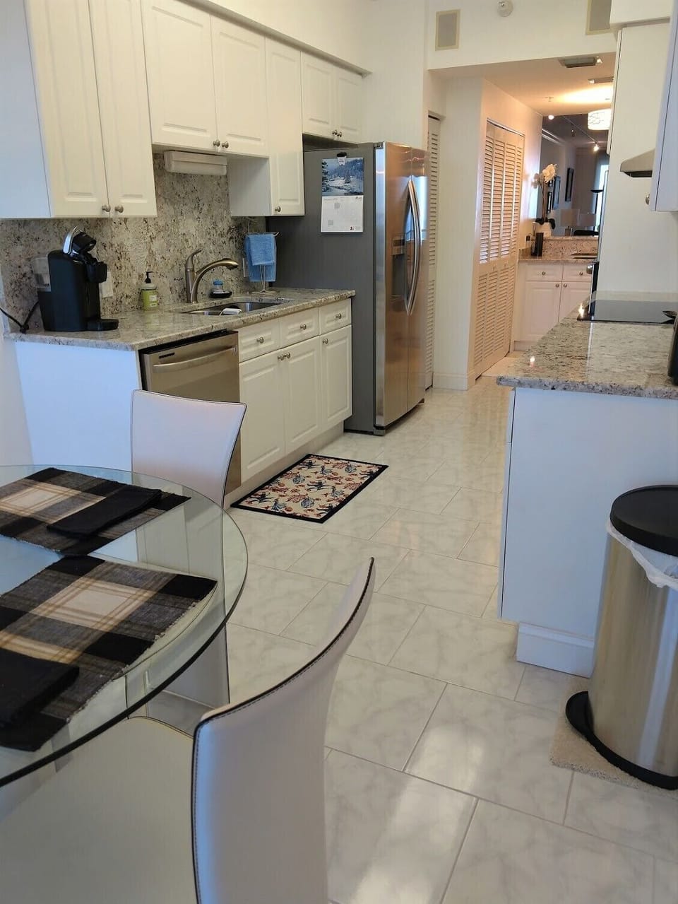 Kitchen/Kitchenette Area