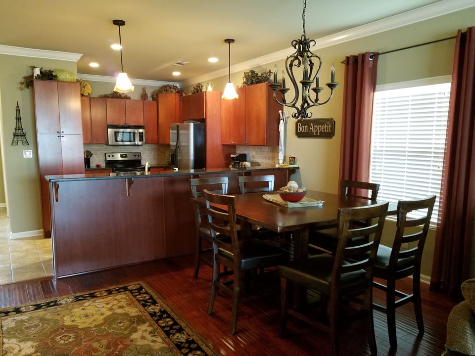 Enjoy dinner with family & friends at our Pub style table that seats 6 to 8.