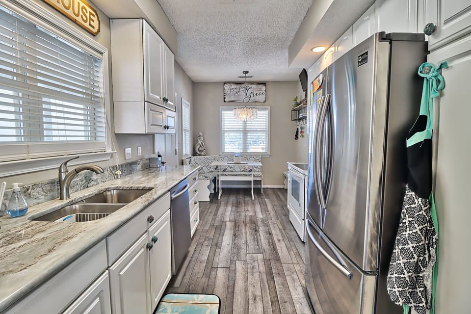 Kitchen, breakfast nook